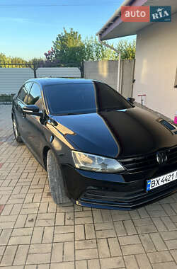 Седан Volkswagen Jetta 2015 в Хмельницком