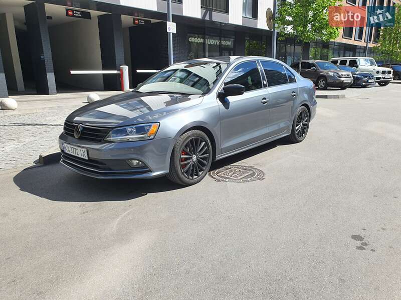Седан Volkswagen Jetta 2016 в 