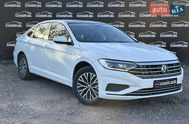 Седан Volkswagen Jetta 2018 в 