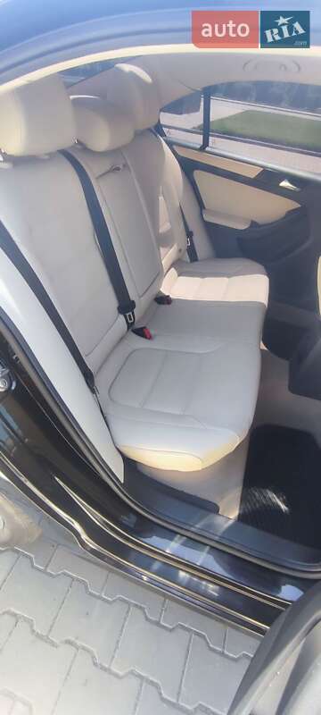 Седан Volkswagen Jetta 2011 в Ізмаїлі
