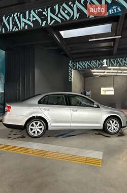 Седан Volkswagen Jetta 2008 в Самборе