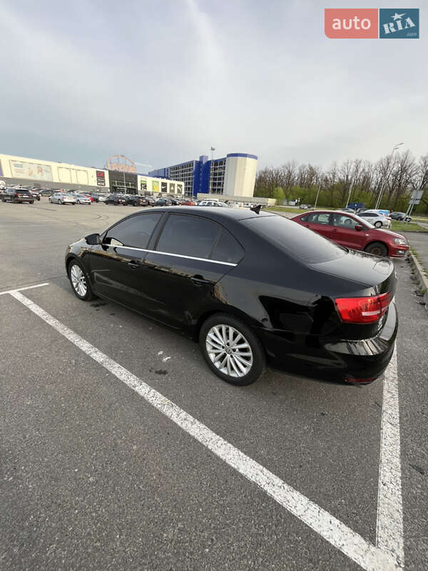 Седан Volkswagen Jetta 2014 в Киеве