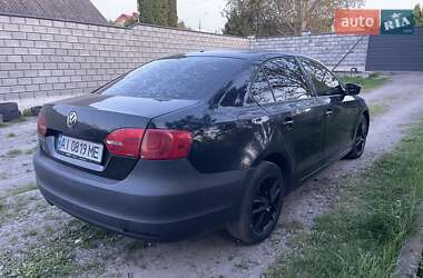 Седан Volkswagen Jetta 2013 в 