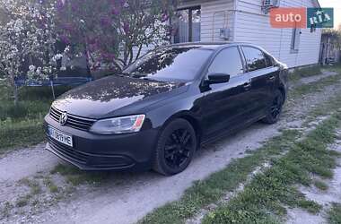 Седан Volkswagen Jetta 2013 в 