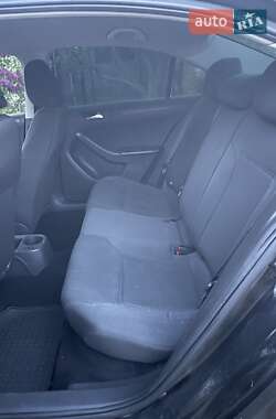Седан Volkswagen Jetta 2013 в 