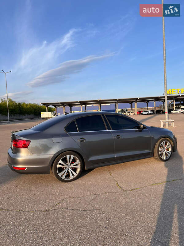 Седан Volkswagen Jetta 2012 в Харкові