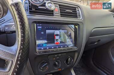 Седан Volkswagen Jetta 2013 в 