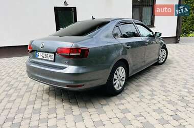 Седан Volkswagen Jetta 2016 в 