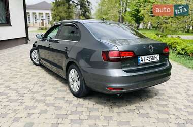 Седан Volkswagen Jetta 2016 в 