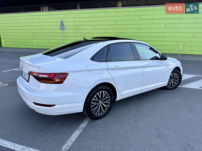 Седан Volkswagen Jetta 2018 в Києві
