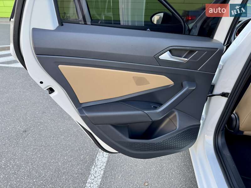 Седан Volkswagen Jetta 2018 в Києві