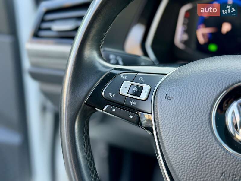 Седан Volkswagen Jetta 2018 в Києві