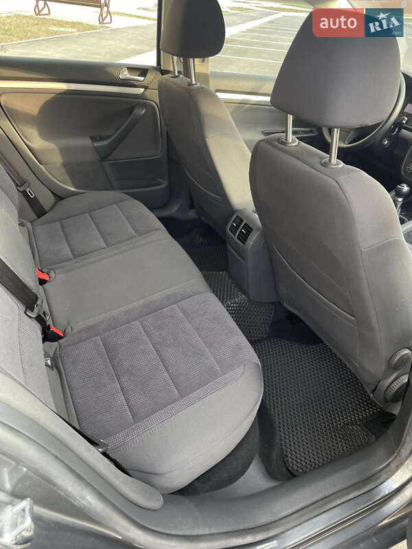 Седан Volkswagen Jetta 2007 в Умані