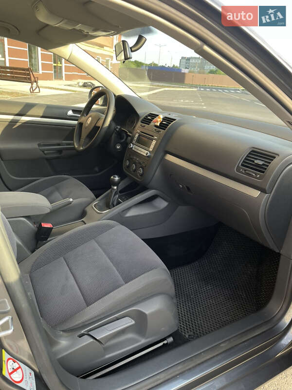 Седан Volkswagen Jetta 2007 в Умані