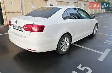 Седан Volkswagen Jetta 2013 в 
