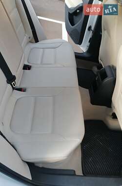 Седан Volkswagen Jetta 2013 в 