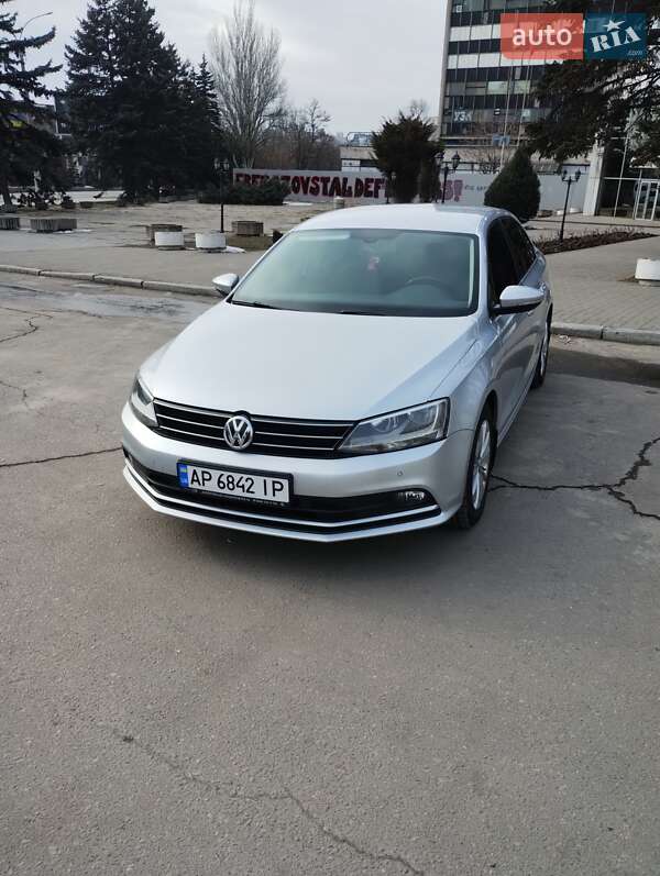 Седан Volkswagen Jetta 2016 в Запоріжжі
