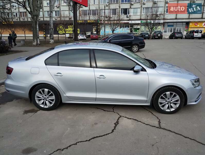 Седан Volkswagen Jetta 2016 в Запоріжжі