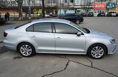 Седан Volkswagen Jetta 2016 в 