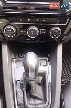 Седан Volkswagen Jetta 2016 в 