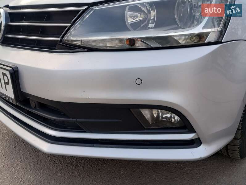 Седан Volkswagen Jetta 2016 в Запоріжжі