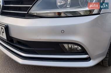 Седан Volkswagen Jetta 2016 в 
