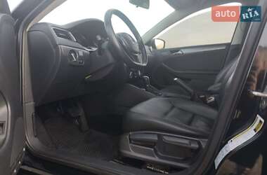 Седан Volkswagen Jetta 2015 в 