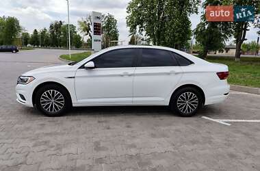 Седан Volkswagen Jetta 2018 в 