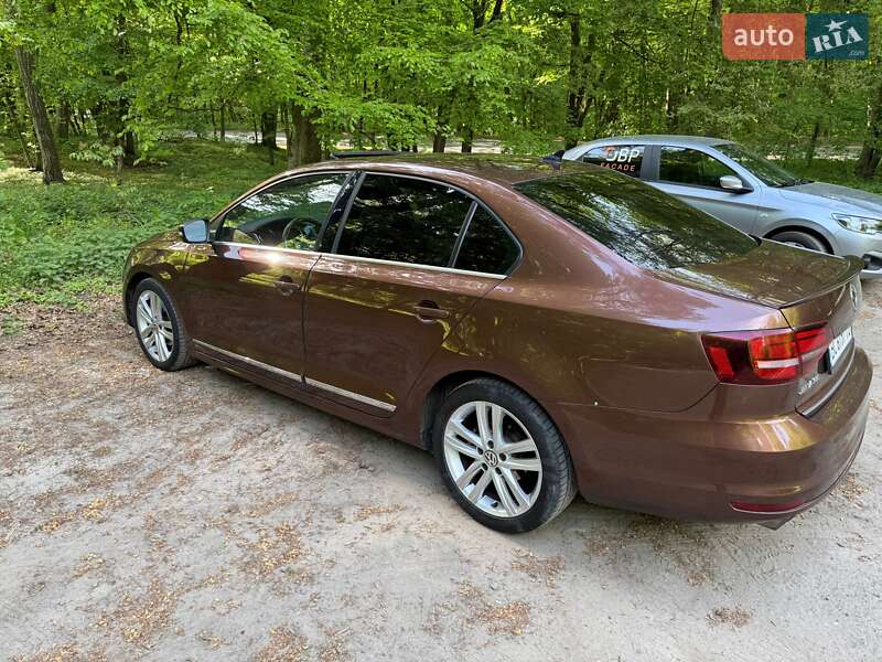 Седан Volkswagen Jetta 2017 в Львові