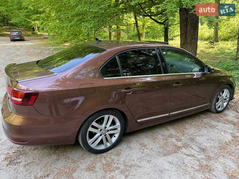 Седан Volkswagen Jetta 2017 в Львові