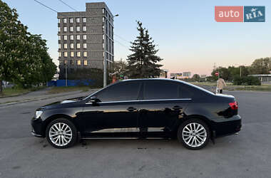 Седан Volkswagen Jetta 2014 в 