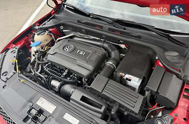 Седан Volkswagen Jetta 2014 в 