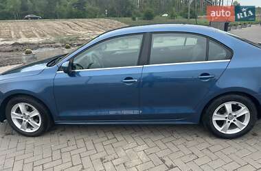 Седан Volkswagen Jetta 2016 в 