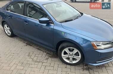 Седан Volkswagen Jetta 2016 в 
