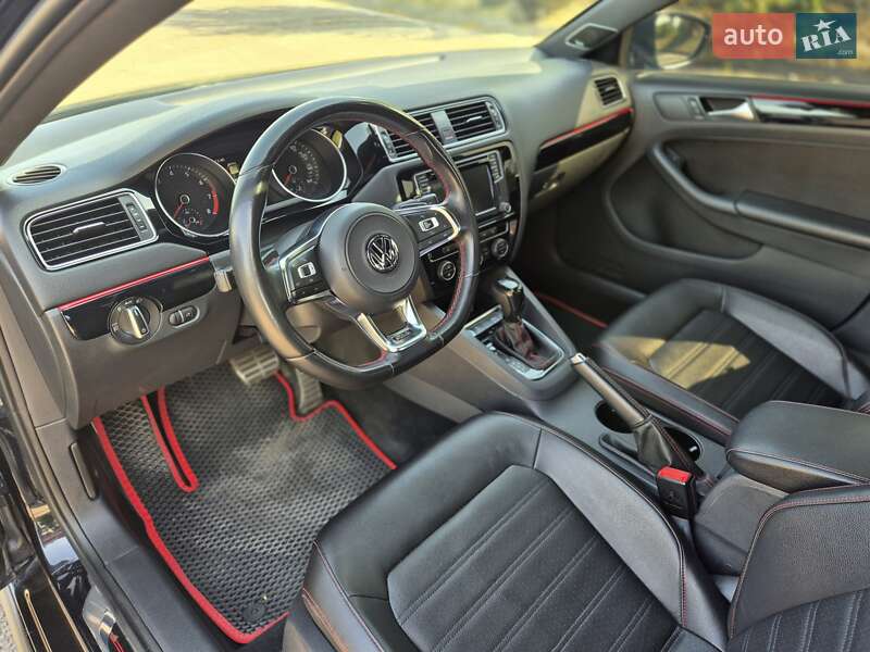 Седан Volkswagen Jetta 2017 в Киеве