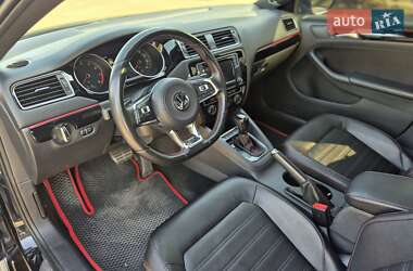 Седан Volkswagen Jetta 2017 в 