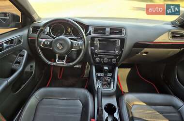 Седан Volkswagen Jetta 2017 в 