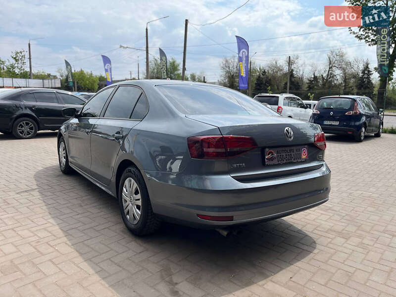 Седан Volkswagen Jetta 2016 в Кривому Розі