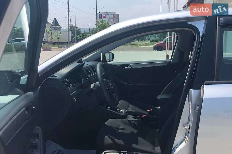 Седан Volkswagen Jetta 2015 в Львові фото 11 Седан Volkswagen Jetta 2015 в Львові