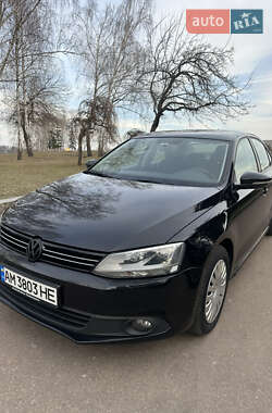 Седан Volkswagen Jetta 2012 в Житомире