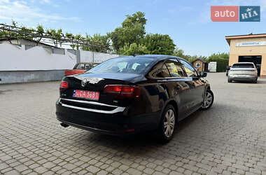 Седан Volkswagen Jetta 2017 в 