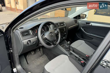 Седан Volkswagen Jetta 2017 в 
