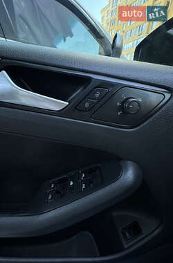 Седан Volkswagen Jetta 2015 в 