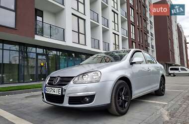 Седан Volkswagen Jetta 2010 в Сваляве