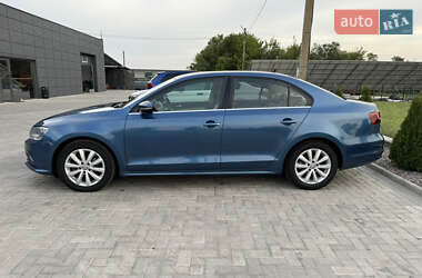 Седан Volkswagen Jetta 2016 в 