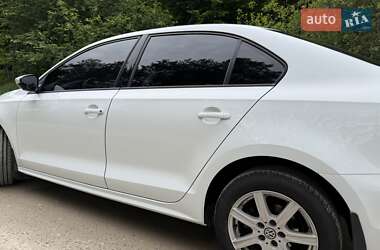 Седан Volkswagen Jetta 2014 в 