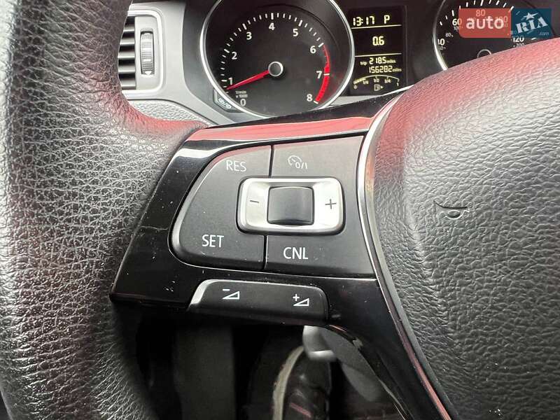Седан Volkswagen Jetta 2014 в Києві