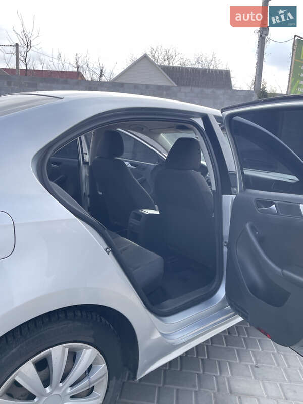 Седан Volkswagen Jetta 2012 в Кропивницком