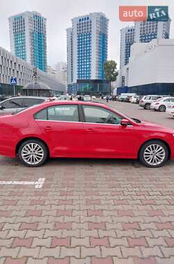 Седан Volkswagen Jetta 2012 в 