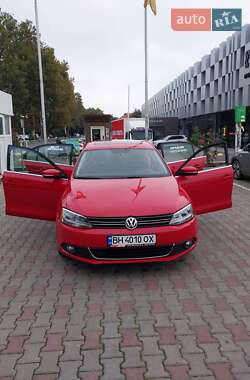 Седан Volkswagen Jetta 2012 в 